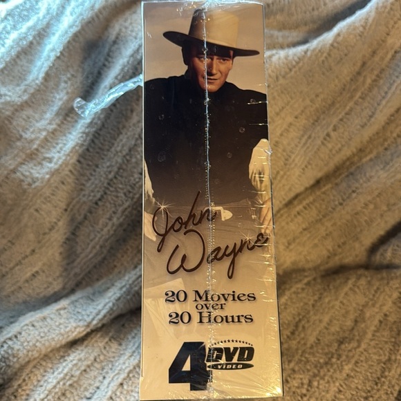 John Wayne 4 DVD Set 20 Movies over 20 Hours!  See Pics for Titles- Rare Find! - Picture 2 of 12